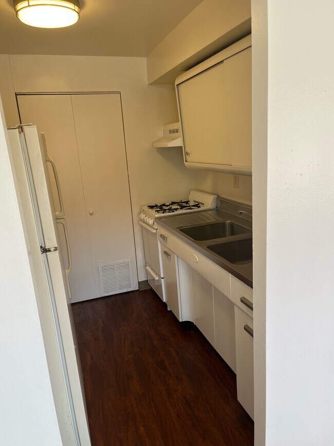 Rosemond Apartments Cleveland Heights, OH