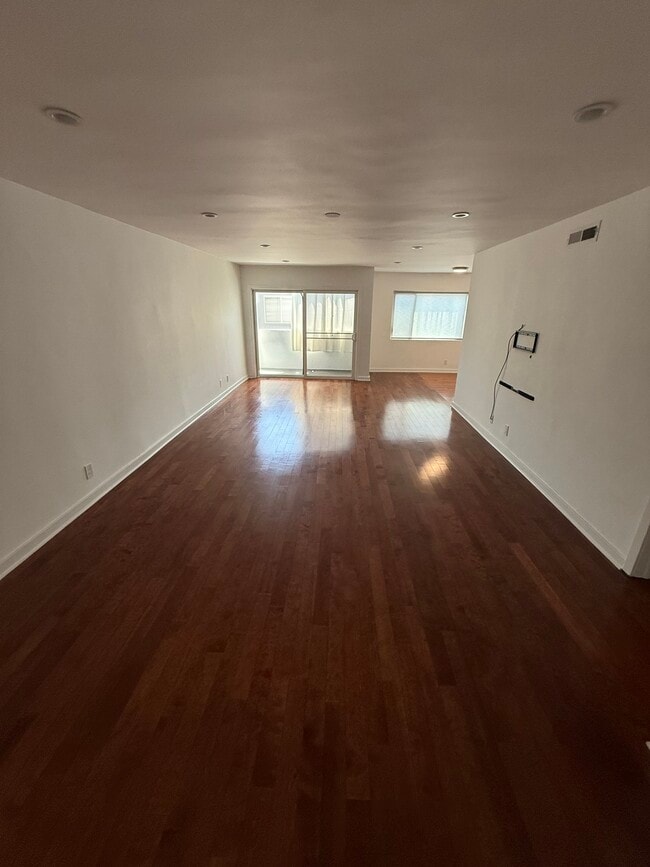 Photo - 811 S Bedford St Unit 204