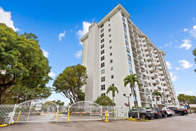 Building Photo - 1800 N Andrews Ave Unit 12k Rental