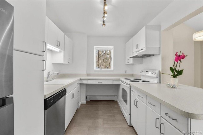 Photo - 1265 N Ridge Rd