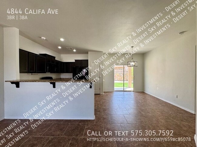 Photo - 4844 Califa Ave