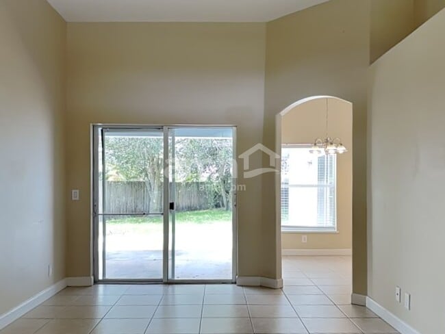 Photo - 5940 NW Foust Cir