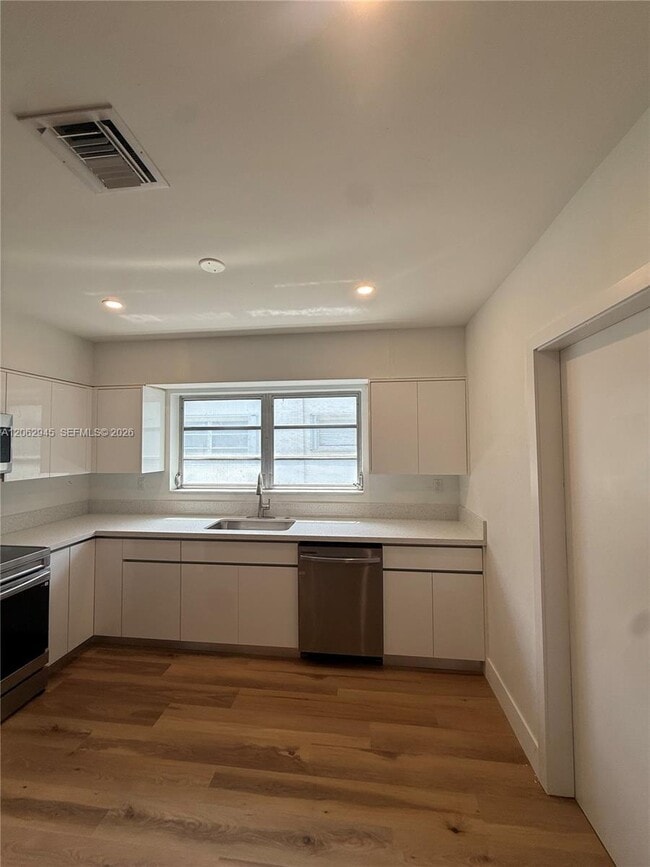 Photo - 1532 Trillo Ave