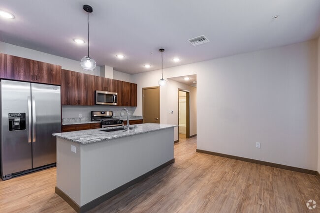 2BR,2 BA - 915SF - Kitchen