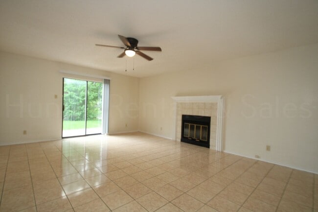Photo - 1112 Goodhue Dr