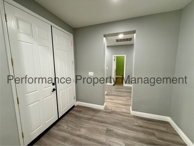 Photo - Stunning 4 Bed/3 Bath NW Bakersfield Home ...