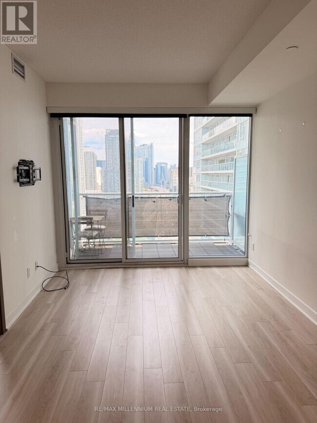 Photo - 19 Bathurst St Unité 2807