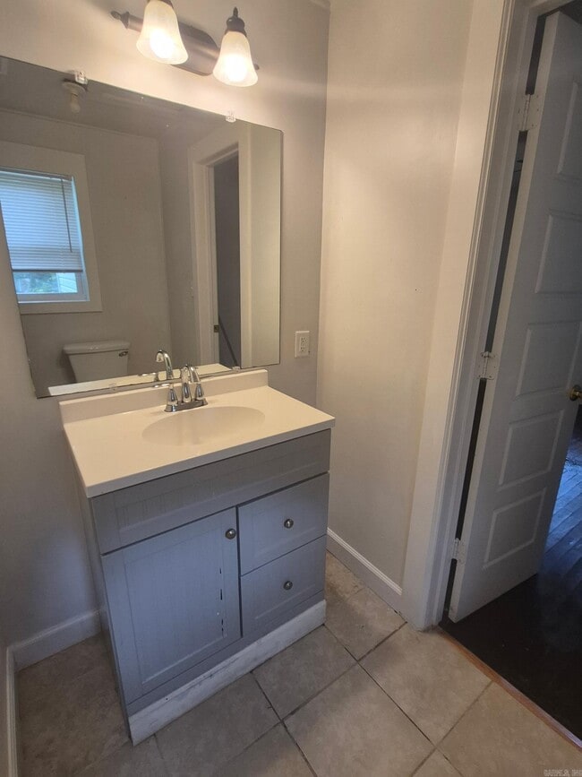 Photo - 204 Glover St