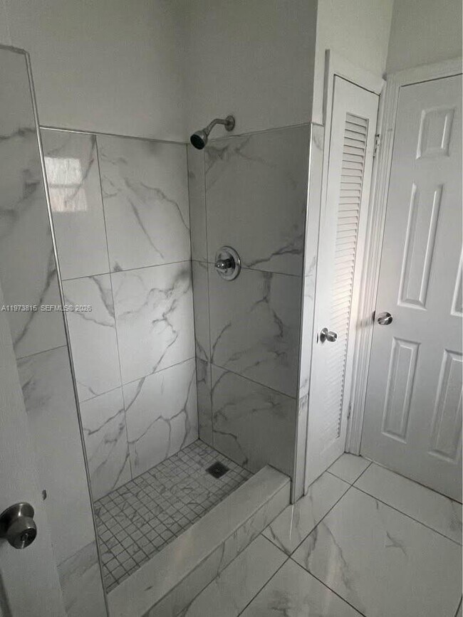 Photo - 4991 SW 27th Ave Unidad C