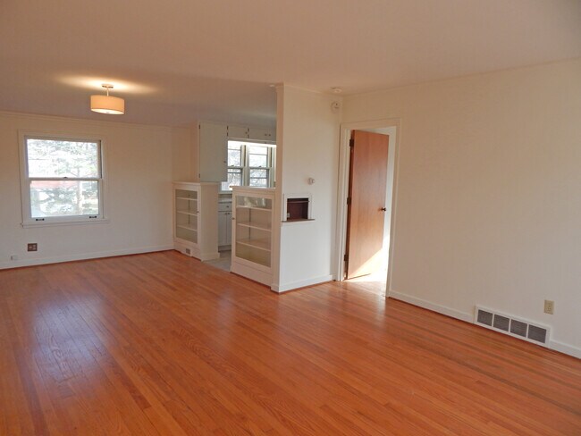 Photo - 1010 S Anderson St Unit #4