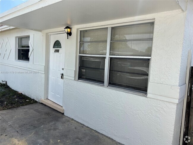 Building Photo - 2766 NW 9th Pl Rental