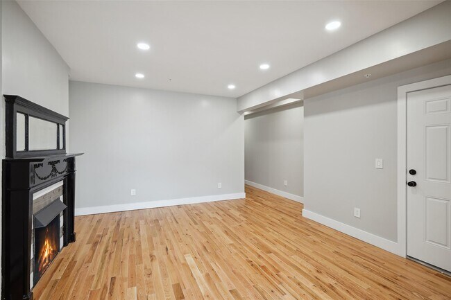 Photo - 405 Grand St