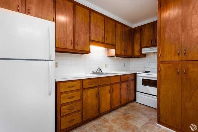 Building Photo - Summercrest Apartments