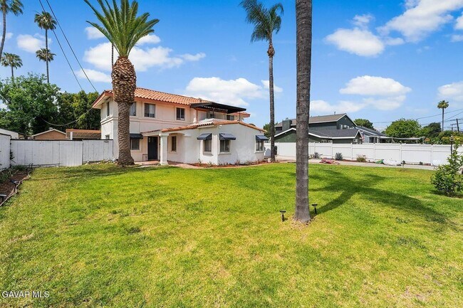 7431 Vanalden Ave