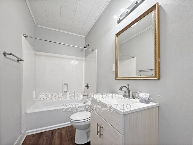 Photo - 661 Victory Dr