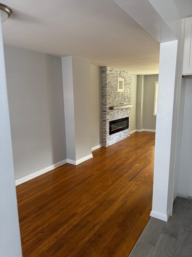 Photo - 2231 Graythorn Rd