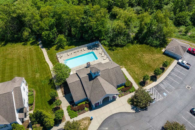 WoodsEdge Apartments