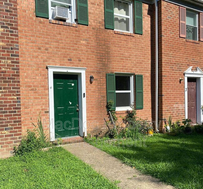 Building Photo - 4 Manchester Ct