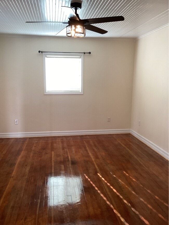 Photo - 868 NW 6th St