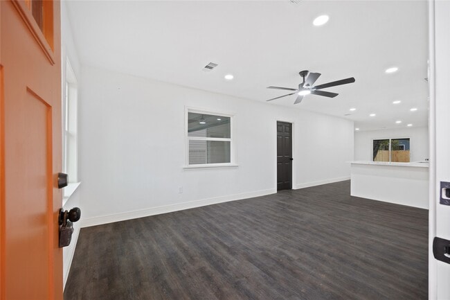 Photo - 125 Bolden St