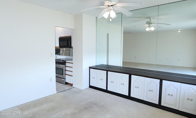 Photo - 1 Channel Dr Unit 813