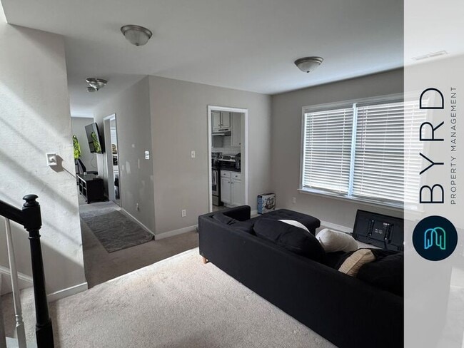 Photo - 115 E 14th St