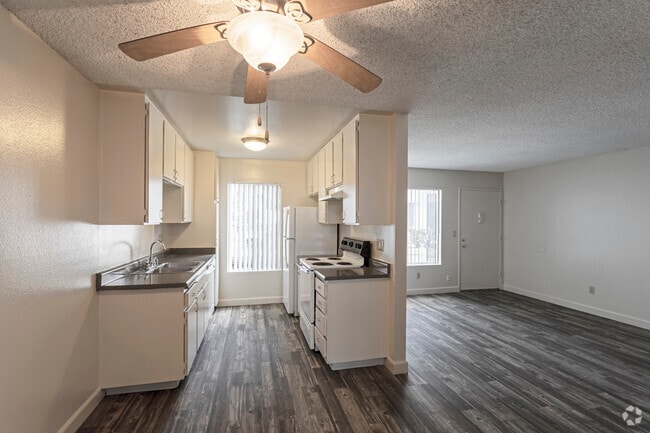 1 BR, 1 BA - 700 SF - Palms Apartments