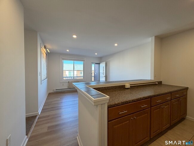 Photo - 69 Cove Rd Unit B9