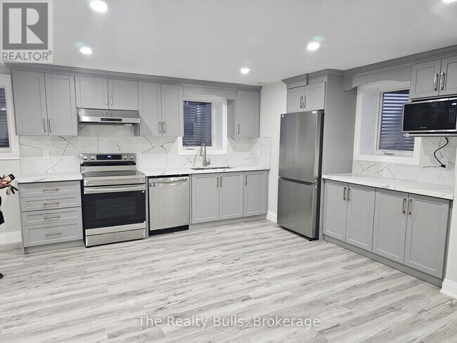 Photo - 1869-A Narcissus Gdns