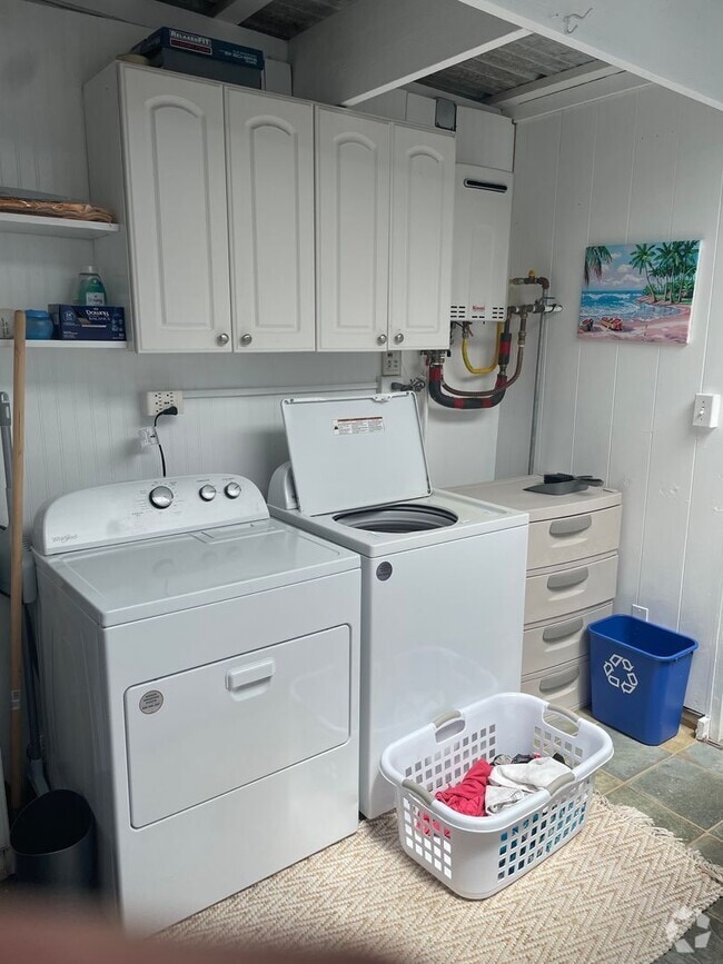 Building Photo - 2BR/2BA House fully furnished with view