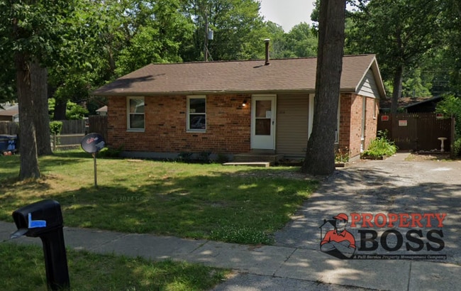 Photo - 1014 Salem St House