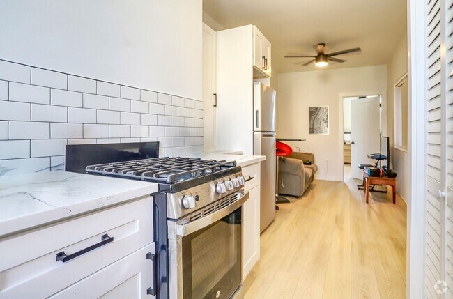 Building Photo - 120 Jefferson St Unit 3R Rental
