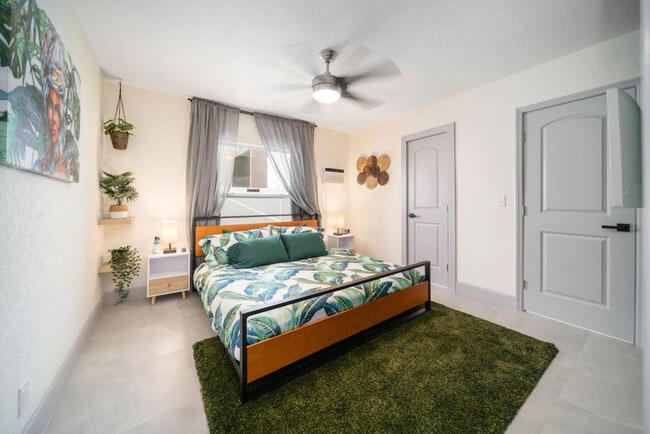 Photo - 1702 NE 9th St Unidad ID1369639P