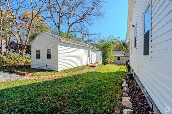 Building Photo - 105 Hillside St Rental