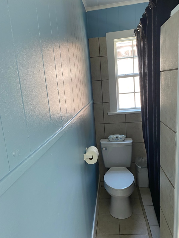 Photo - 717 Baker St