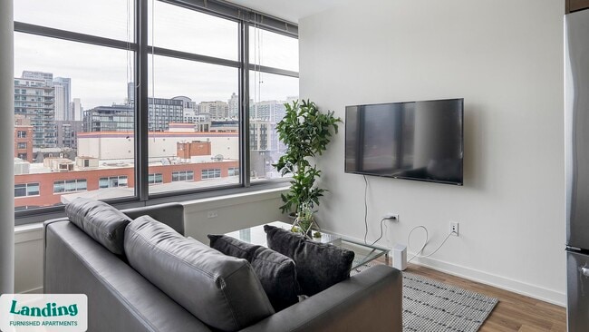 Photo - 347 W Chestnut St Unidad 711.1404627