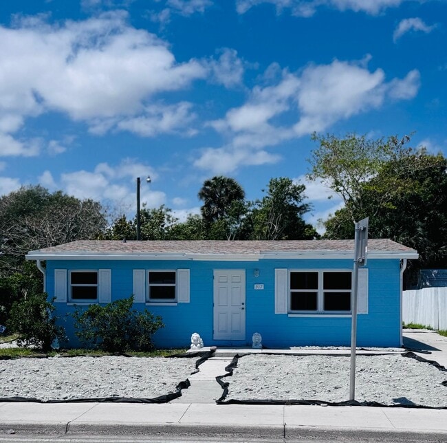 Building Photo - 517 N 25th St
