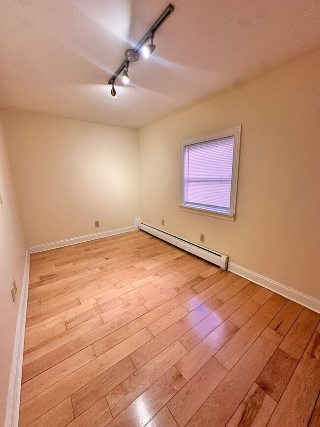 Photo - 86 Pitkin St Unit APT 1
