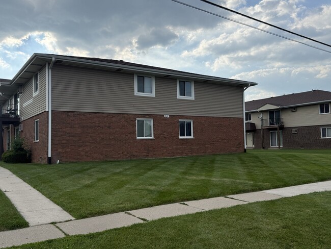 Building Photo - 1713 Nelson Rd Unit 12