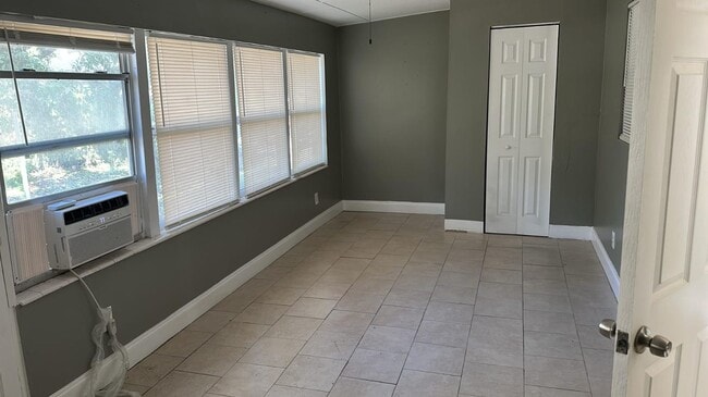 Photo - Move-In Ready 4 bedrooms 2 bathrooms prope...