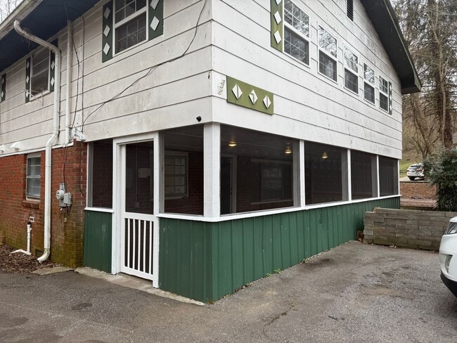 Building Photo - Springdale A Unit Springdale A