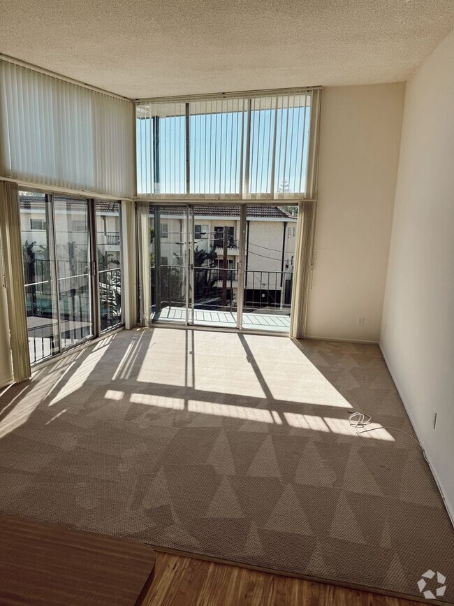 Building Photo - 1353 S. Carmelina Ave (UDA08) Rental