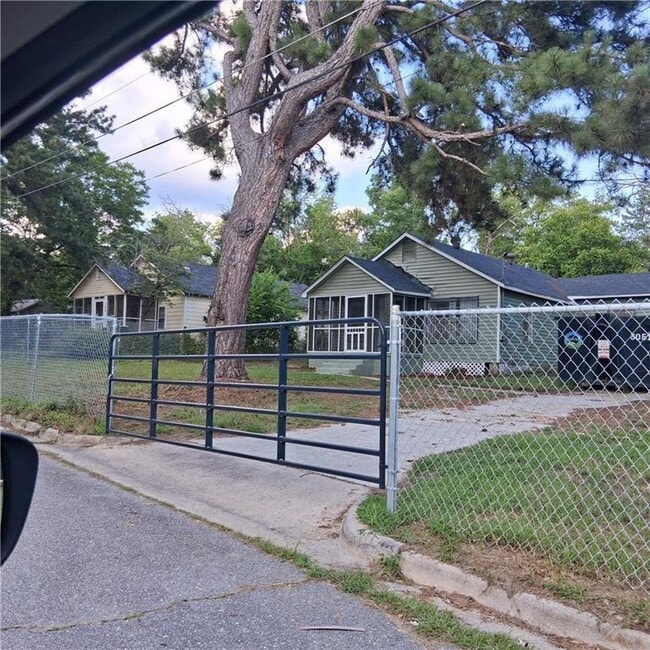 Building Photo - 348 Hortman Ave