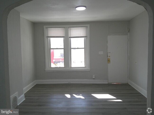 Building Photo - 2511 W Oakdale St Rental