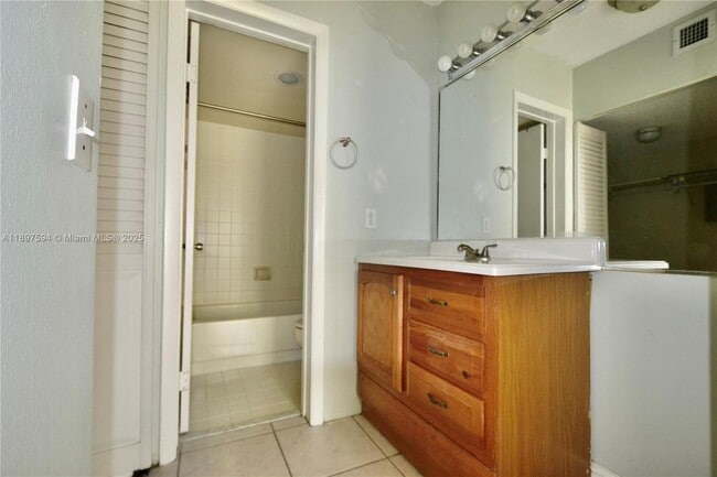Photo - 13240 SW 88th Ln Unidad 207E