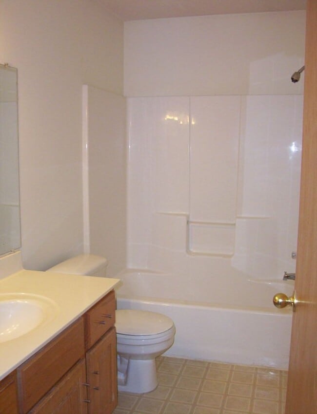 Photo - Spacious 2 bedroom duplex in great neighborhood!