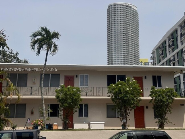 Building Photo - 435 SW 5th St Unit 4