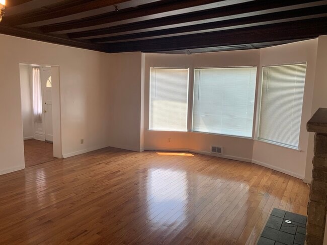 Photo - 1167 Wightman St