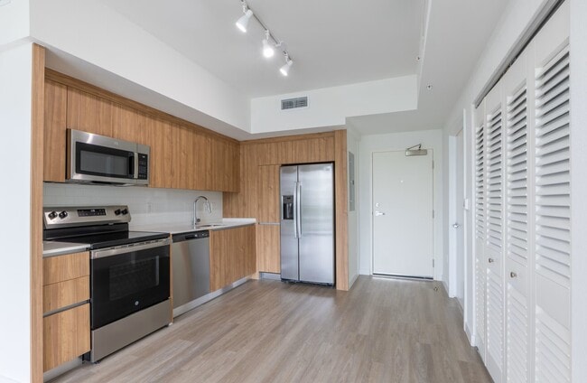 Building Photo - 375 N Biscayne River Dr Unit B1 Rental