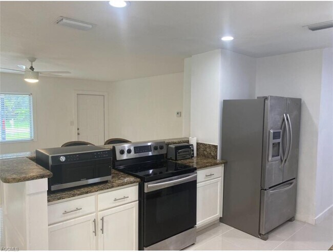 Photo - 5237 Warren St